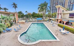 Hallandale Gulfstream Pool Walk To The Beach